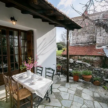 Traditional With Garden In Portaria,pelion * Portariá
